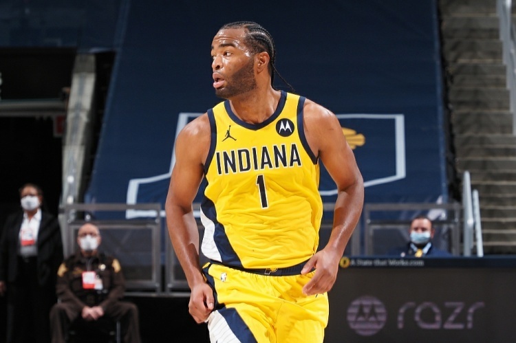 答案更偏向 答案更偏向